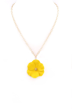 Matte Flower Pendant Chain Necklace