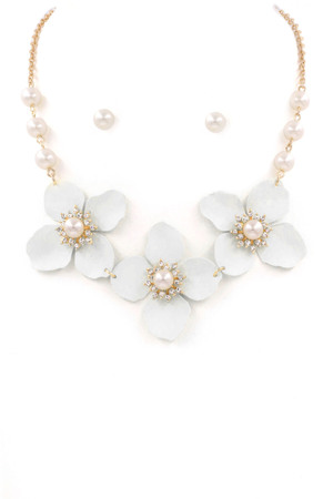 Floral Cream Pearl Necklace Set