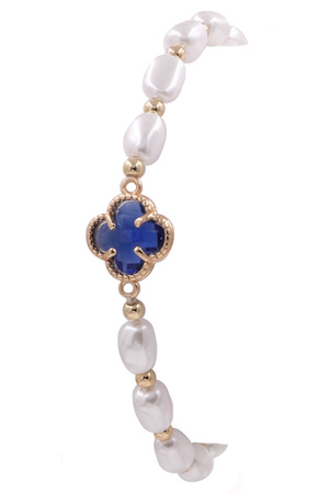 Cream Pearl Quatrefoil Bracelet