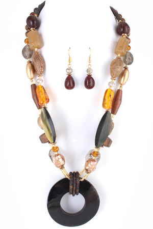 Assorted Bead with Natural Shell Pendant Necklace Set