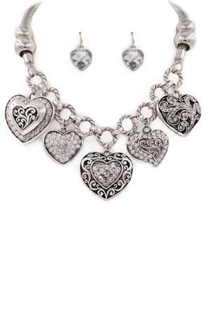 Metal Heart Necklace Set