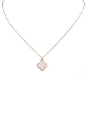 Quatrefoil Pendant Chain Necklace