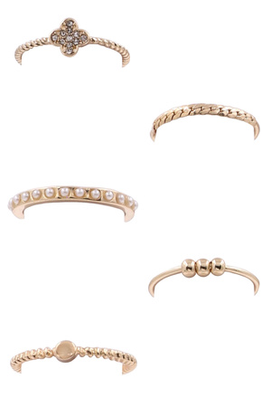Cream Pearl Quatrefoil Ring Set