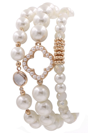 Cream Pearl Beaded Quatrefoil Bracelet Set