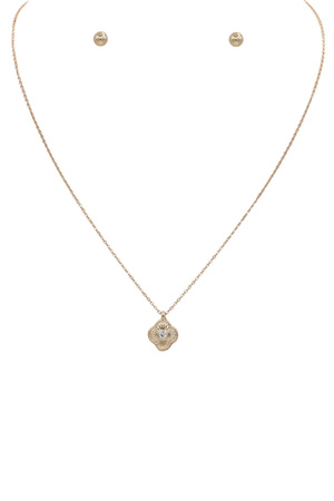 Dainty Clover Casting Pendant Necklace