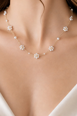 Delicate Metal Pearl Flower Linked Necklace