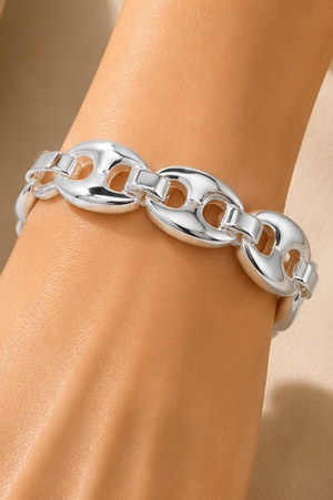 Bold Oval Link Stretch Bracelet