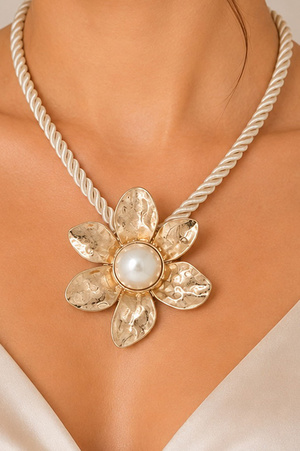 18K Gold Dipped Hammered Flower Pendant Necklace