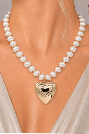 Baroque Pearl & Polished Heart Necklace