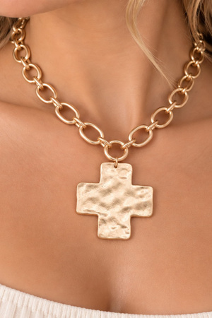Hammered Cross Pendant Chain Necklace