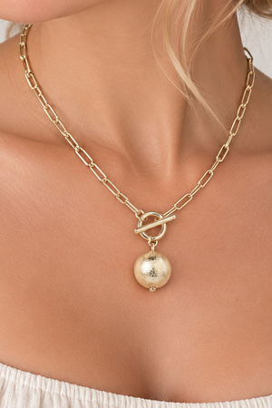 Textured Ball Pendant Toggle Necklace