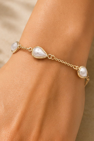 Teardrop Pearl Station Chain Bracelet