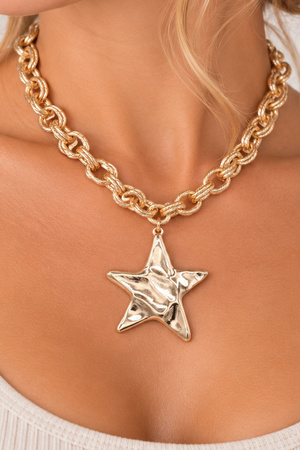 Textured Chain Puffy Star Pendant Necklace